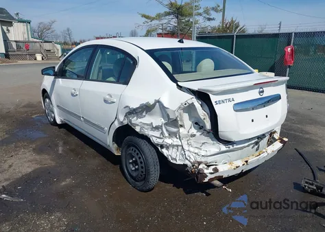 2011 Nissan Sentra 2.0S z USA, uszkodzony, nr VIN 3N1AB6AP0BL678737